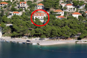 Apartments and rooms with a swimming pool Pucisca, Brac - 5637